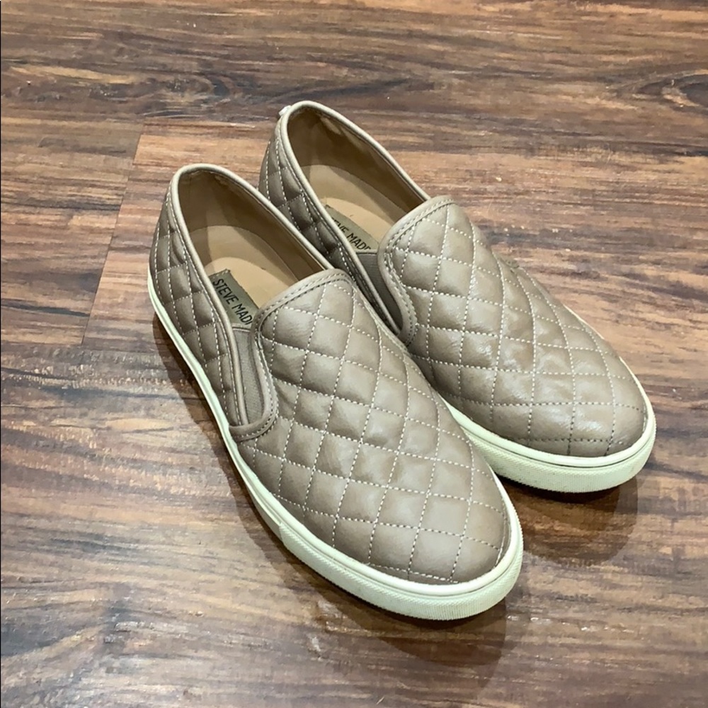 Steve Madden Women's Ecentrcq Sneaker Grey Sz 8